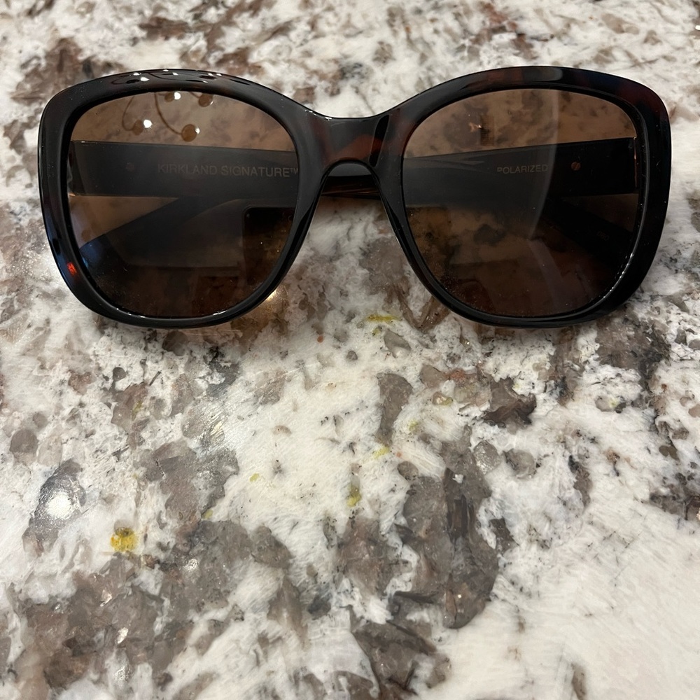 Sunglasses plastic